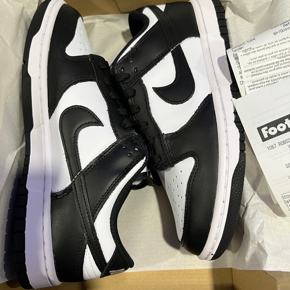 *SOLD* Panda dunk lows - Picture 1 of 1